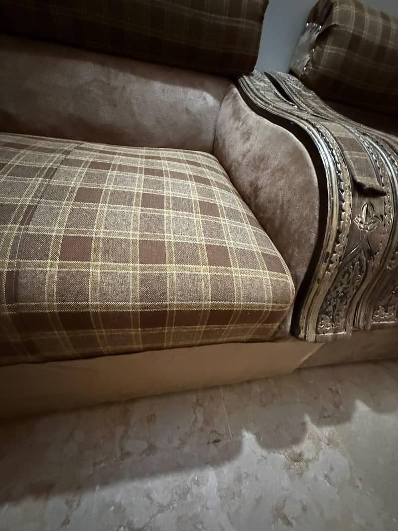 5 seaters sofa 2