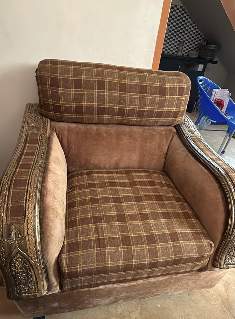 5 seaters sofa 3