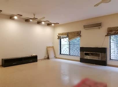 20 Marla 5 bedrooms House for rent in DHA Phase 3 Lahore.