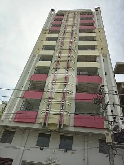 A Prime Location Flat Of 800 Square Feet In Nazimabad 4