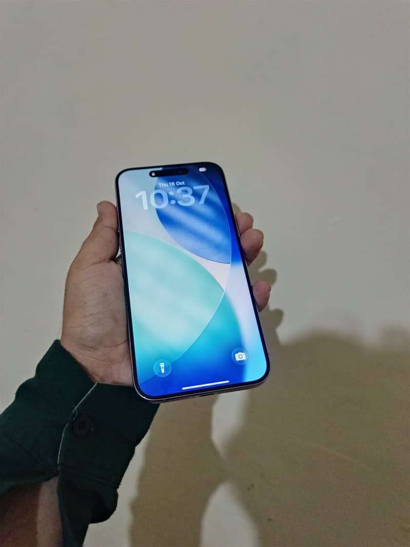 Apple iPhone 15 Pro Max 1