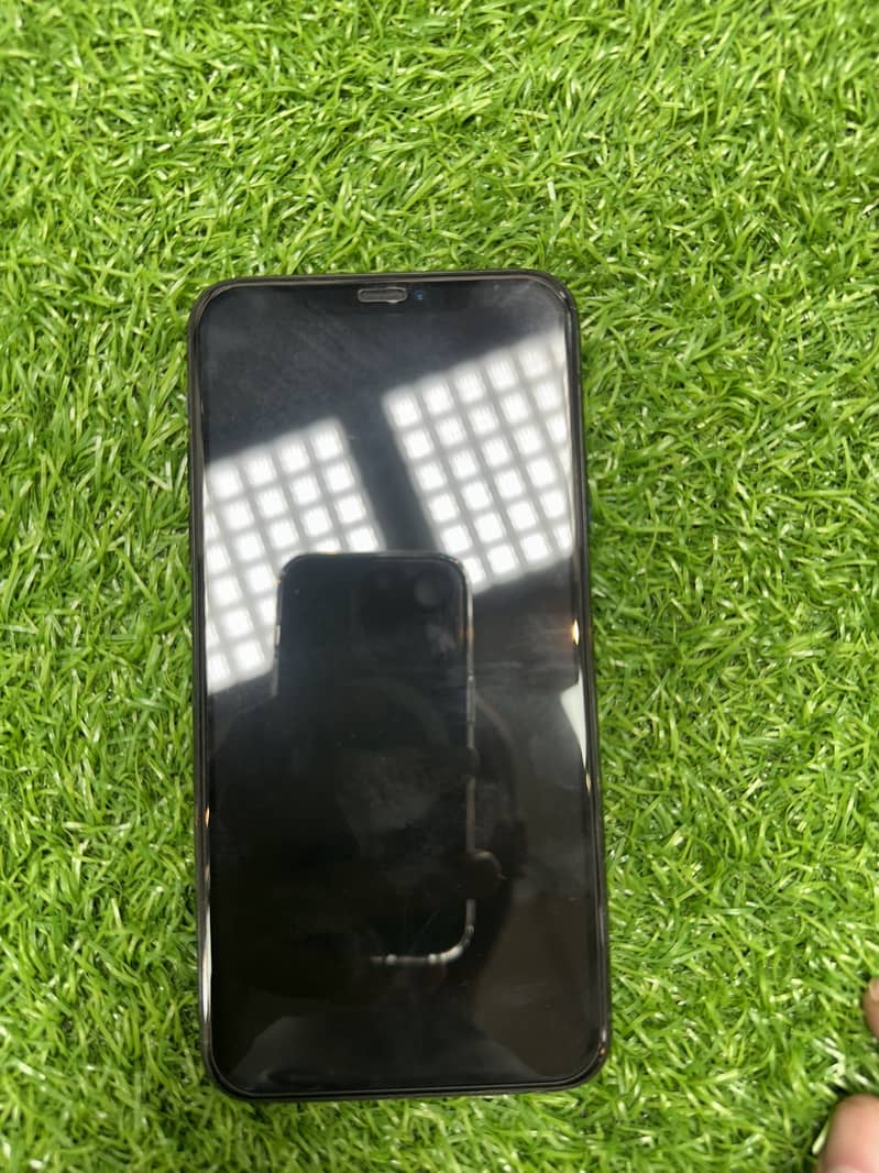 iPhone 11 Pro Max 0
