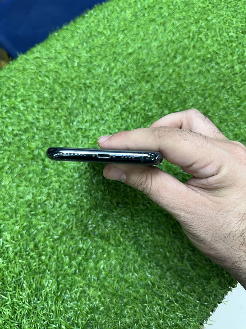 iPhone 11 Pro Max 3
