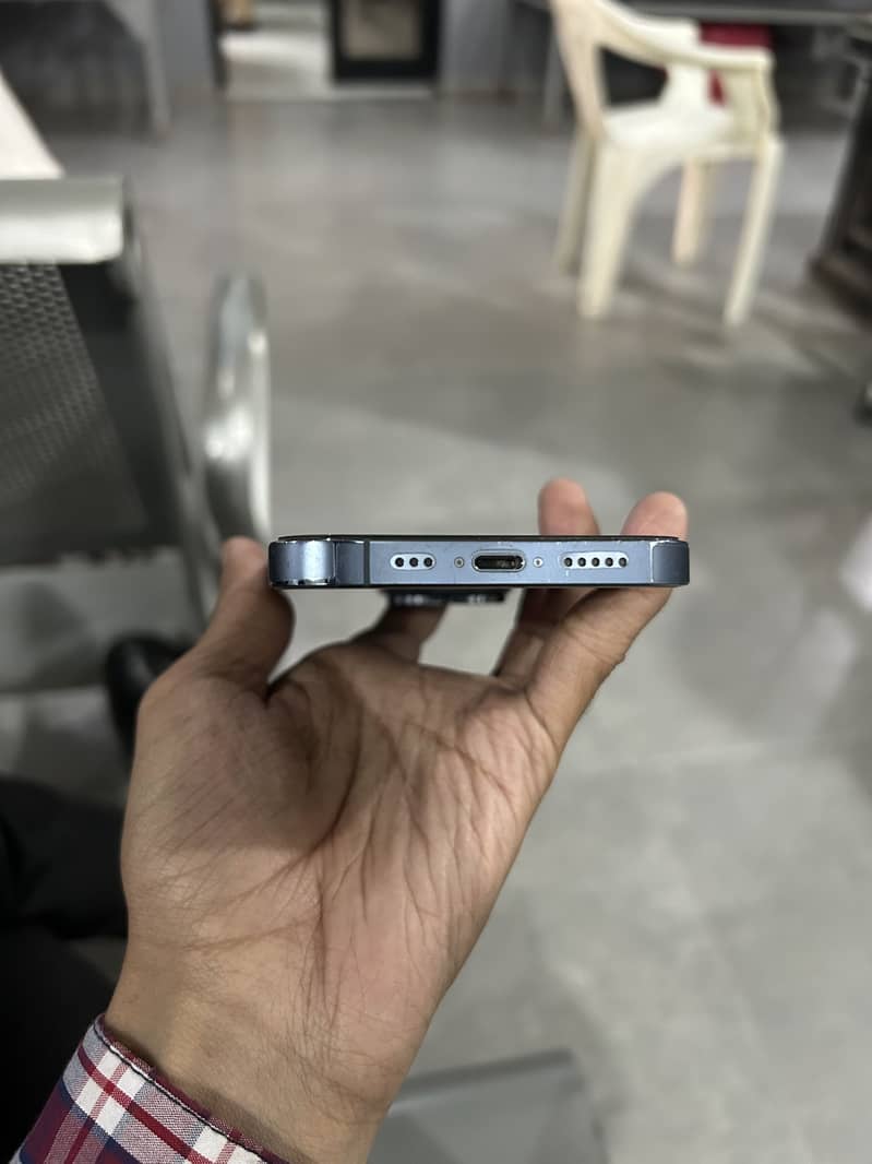 Apple iPhone 13 Pro 4