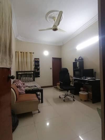 Gulshan-e-Iqbal, 2nd Floor Portion 120 Sq. Yd