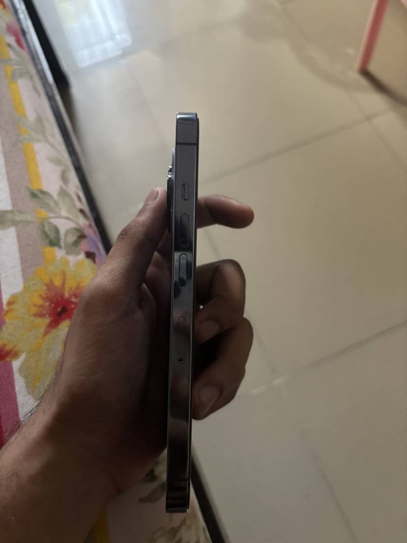 Apple iPhone 13 Pro 3