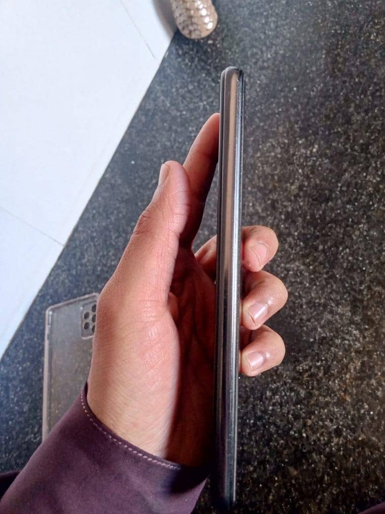 Samsung Mobile A72 2