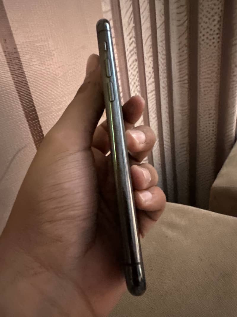 Apple iPhone 11 Pro 2