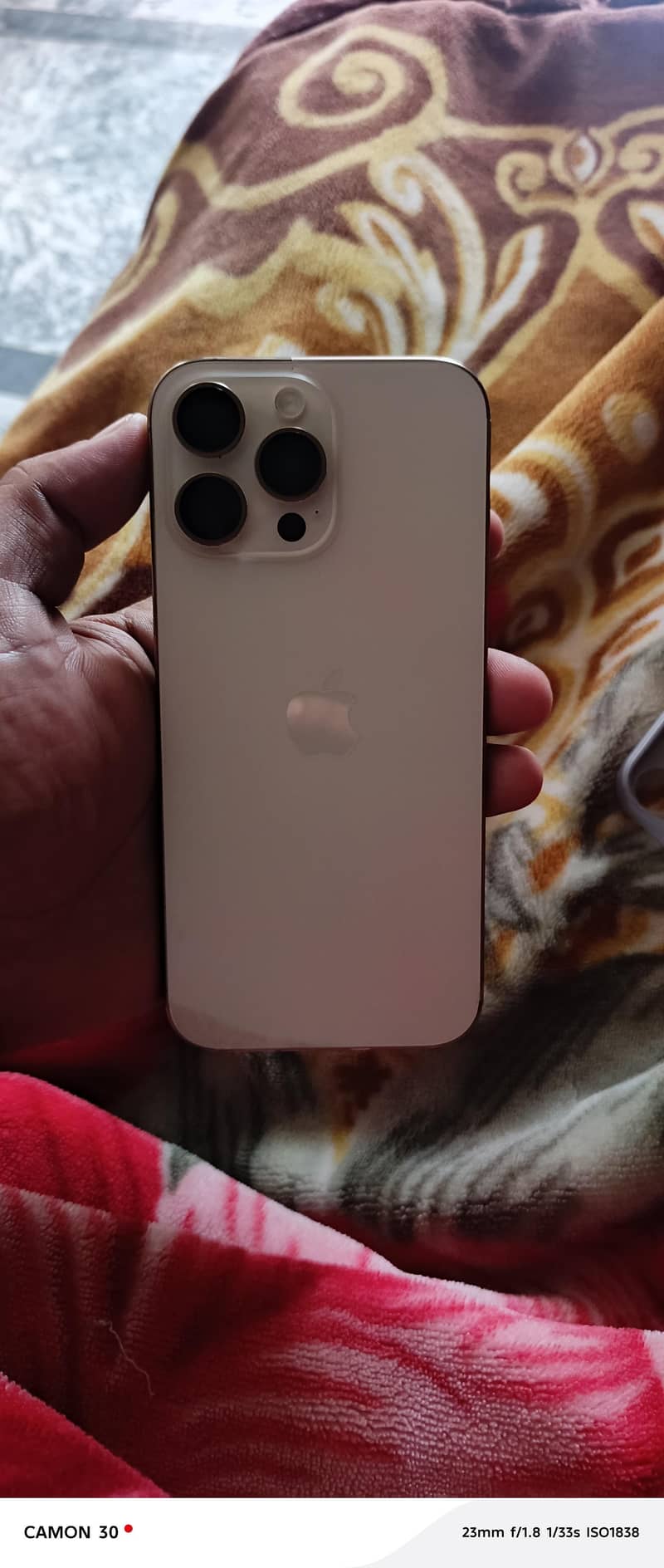 Apple iPhone 16 Pro Max 4