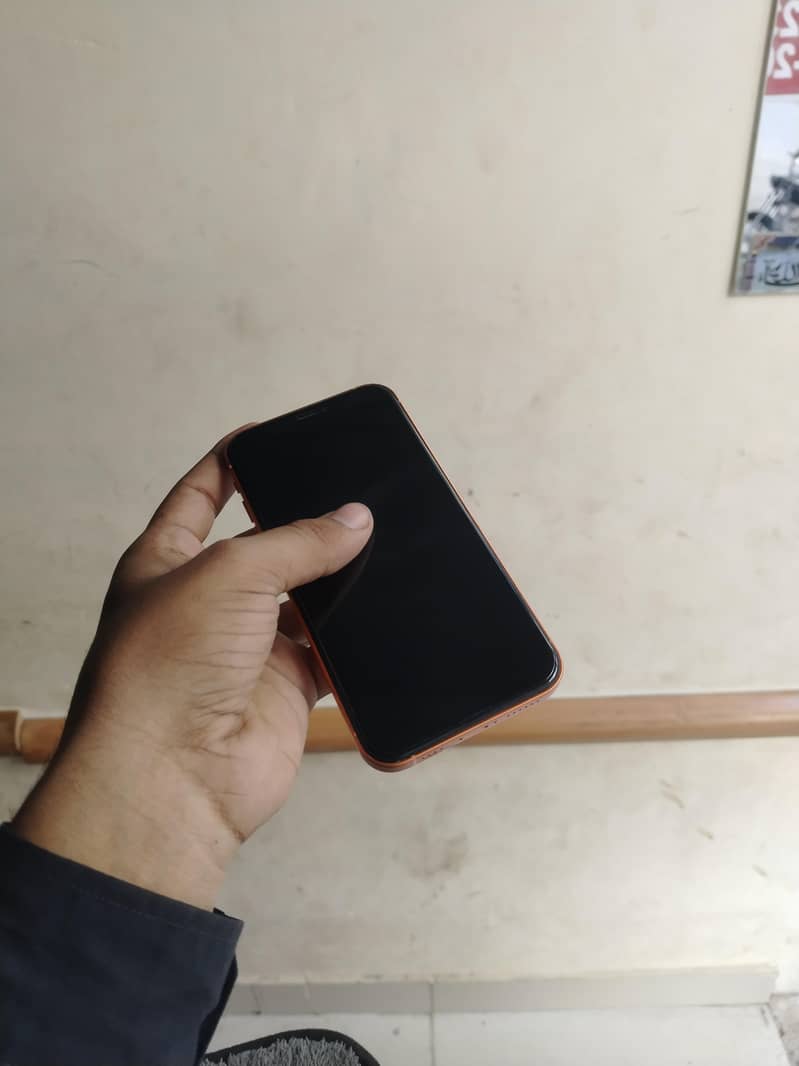 Apple iPhone XR 4