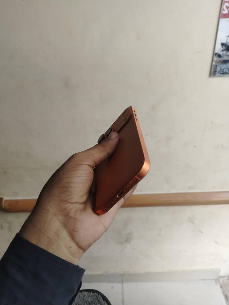 Apple iPhone XR 7