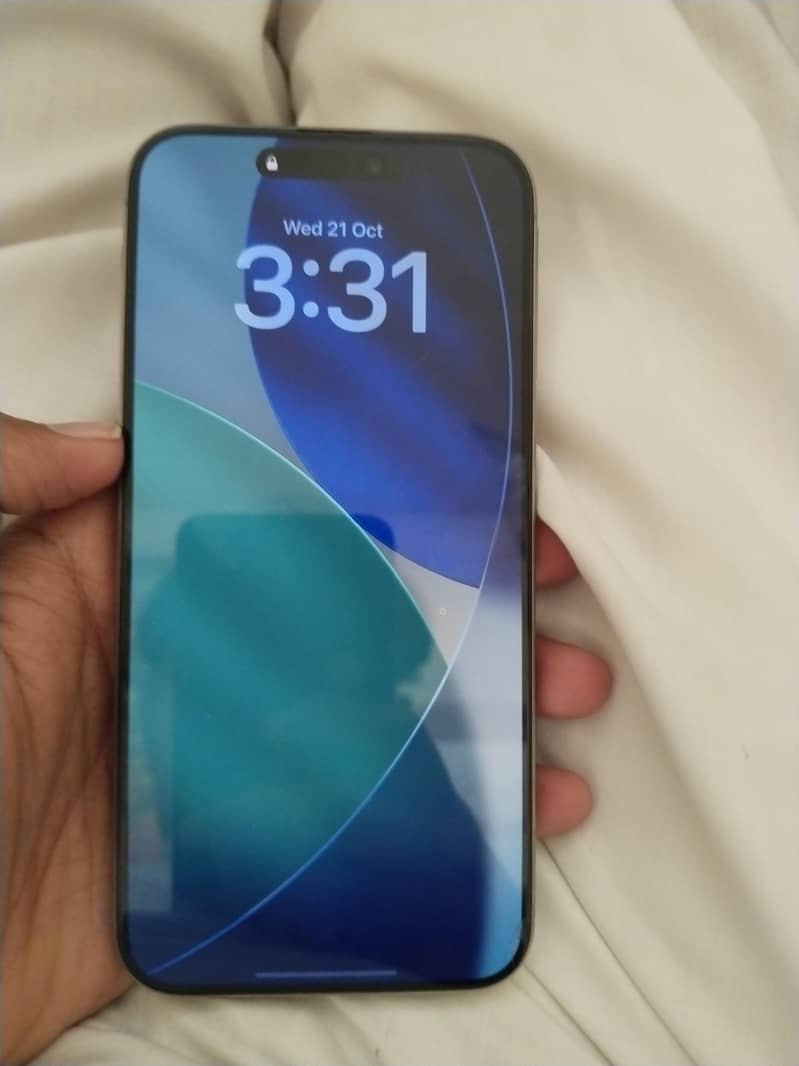 Apple iPhone 15 Pro Max 1