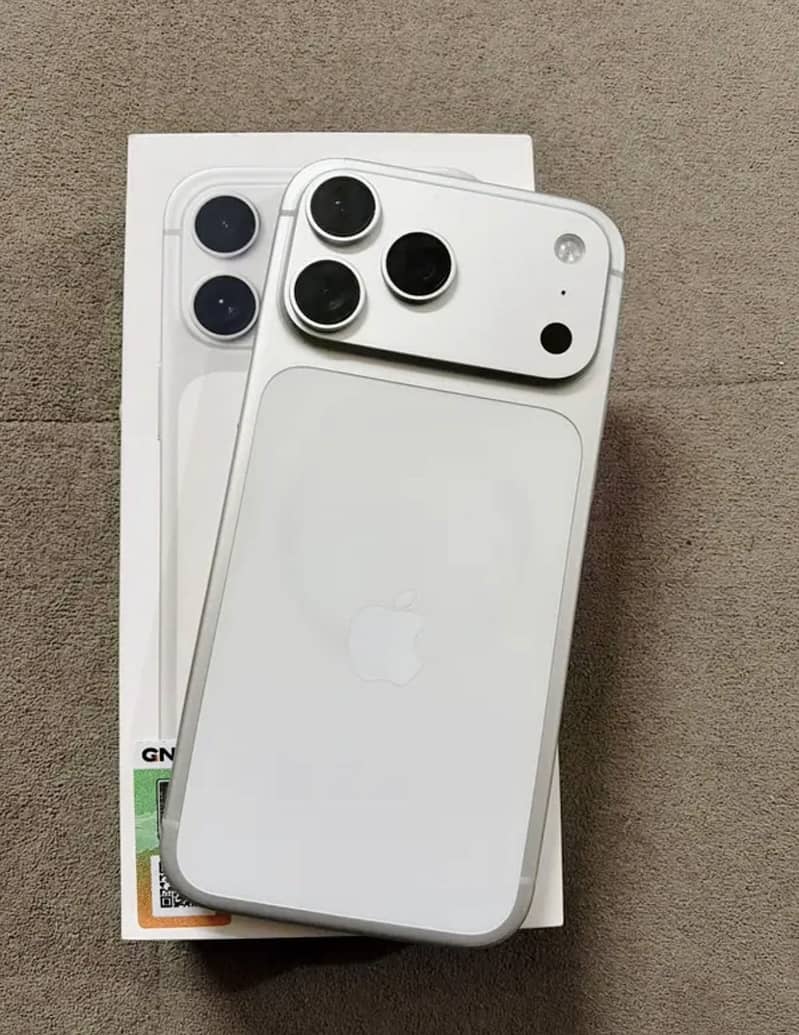 Apple iPhone 17 Pro Max 1