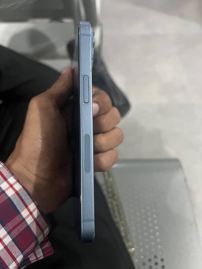 Apple iPhone 14 3