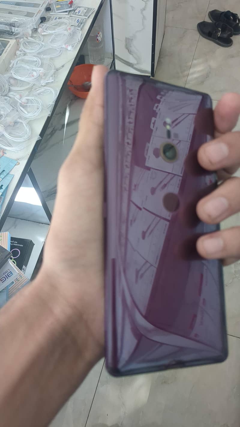 Sony XZ2 3