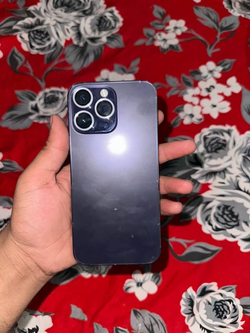 Apple iPhone 14 Pro Max 1