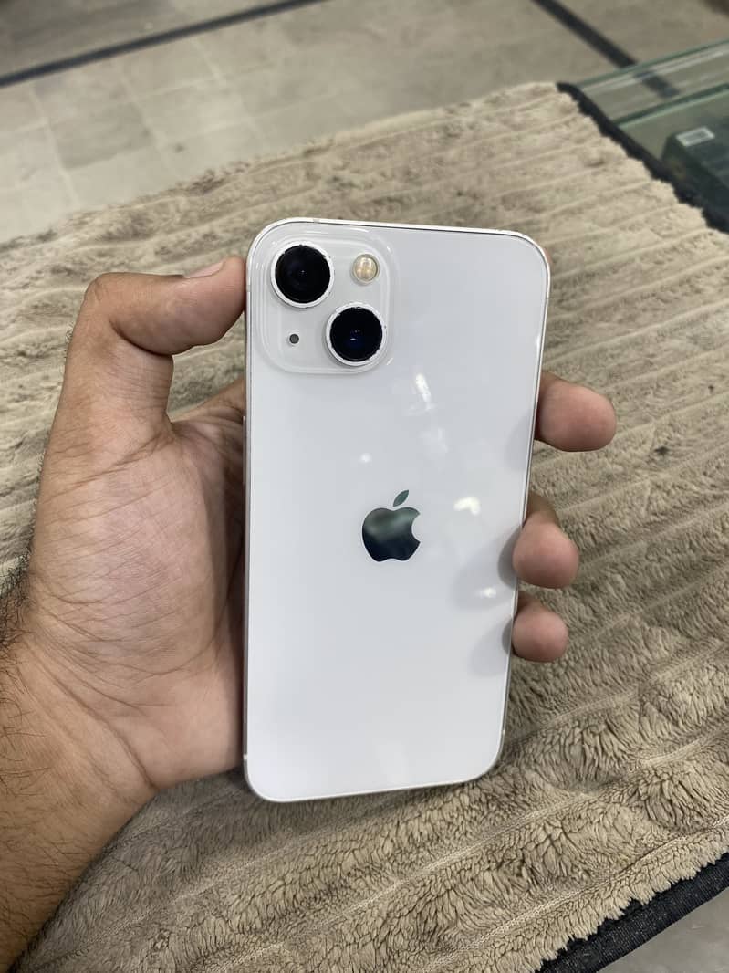 Apple iPhone 13 0