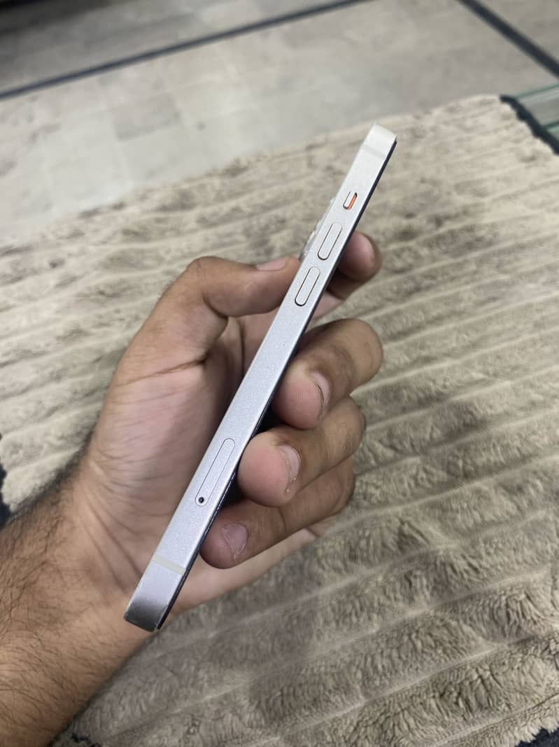 Apple iPhone 13 3