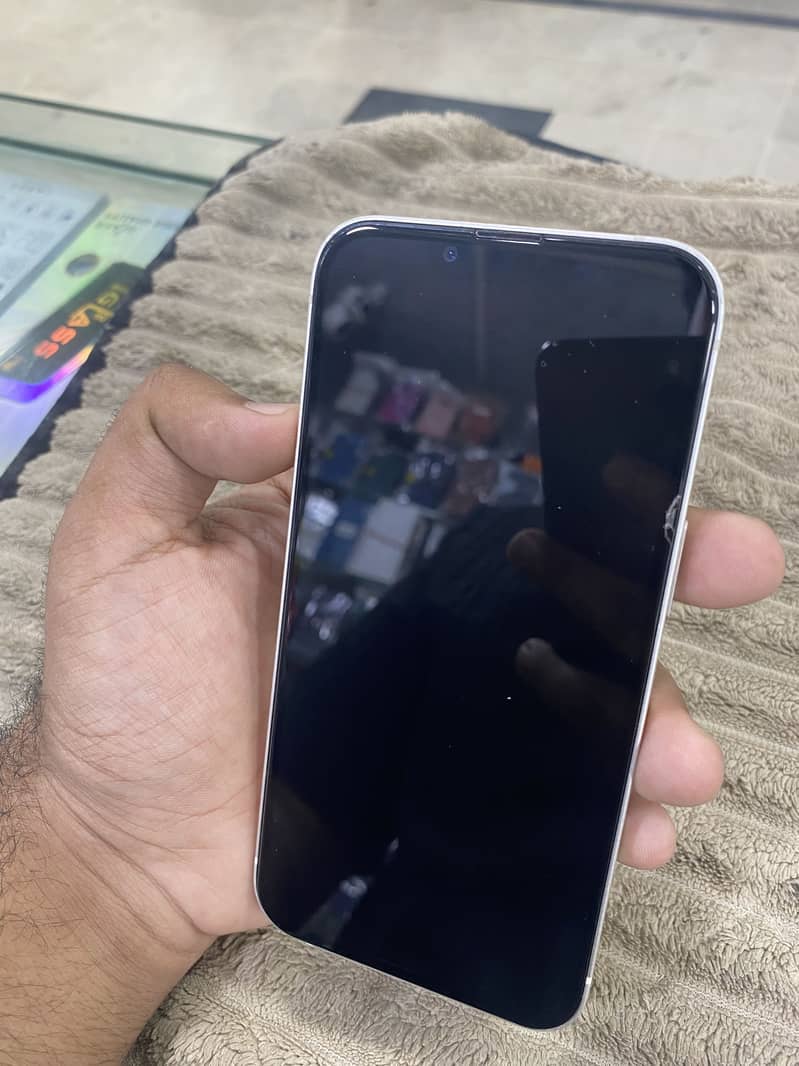 Apple iPhone 13 5