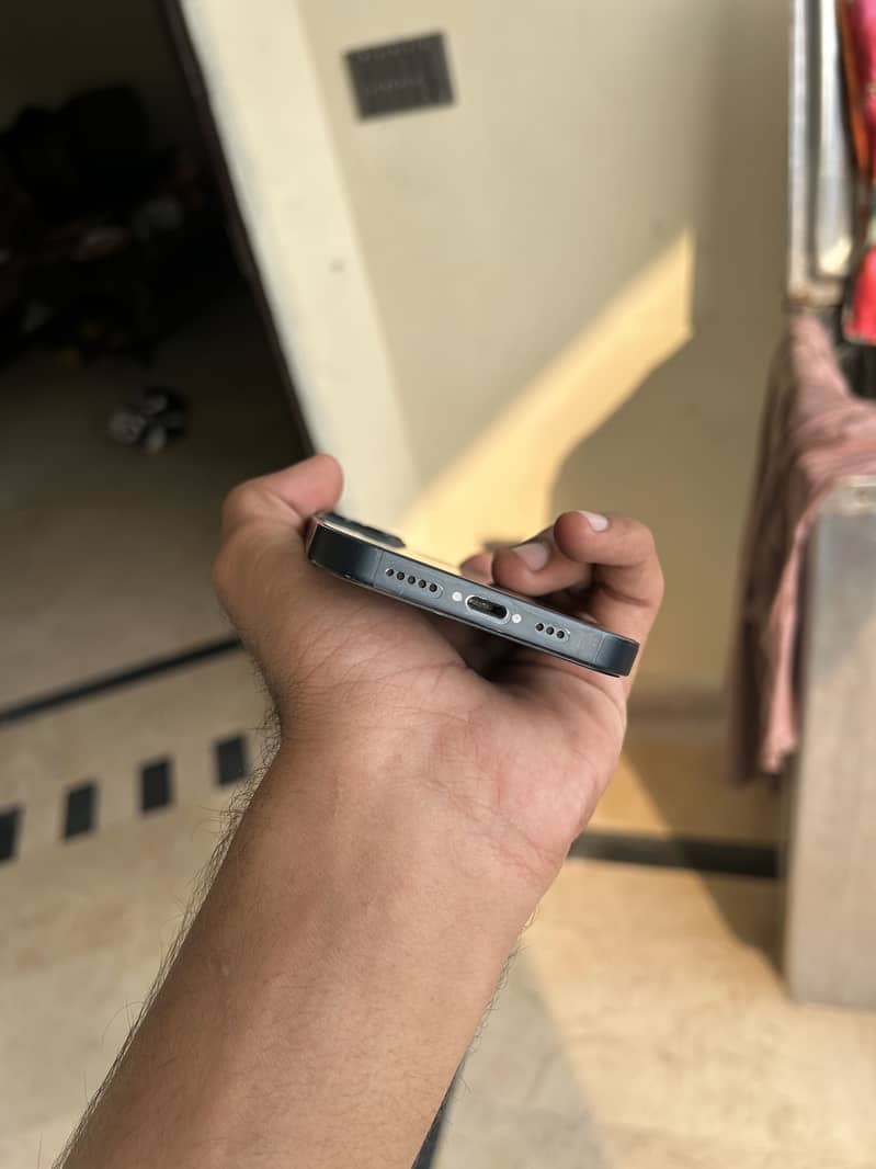 iPhone 13 1