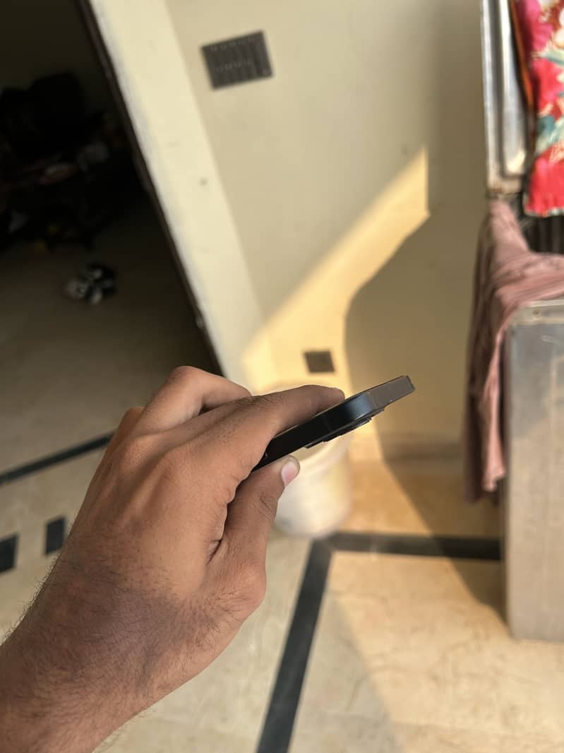 iPhone 13 5