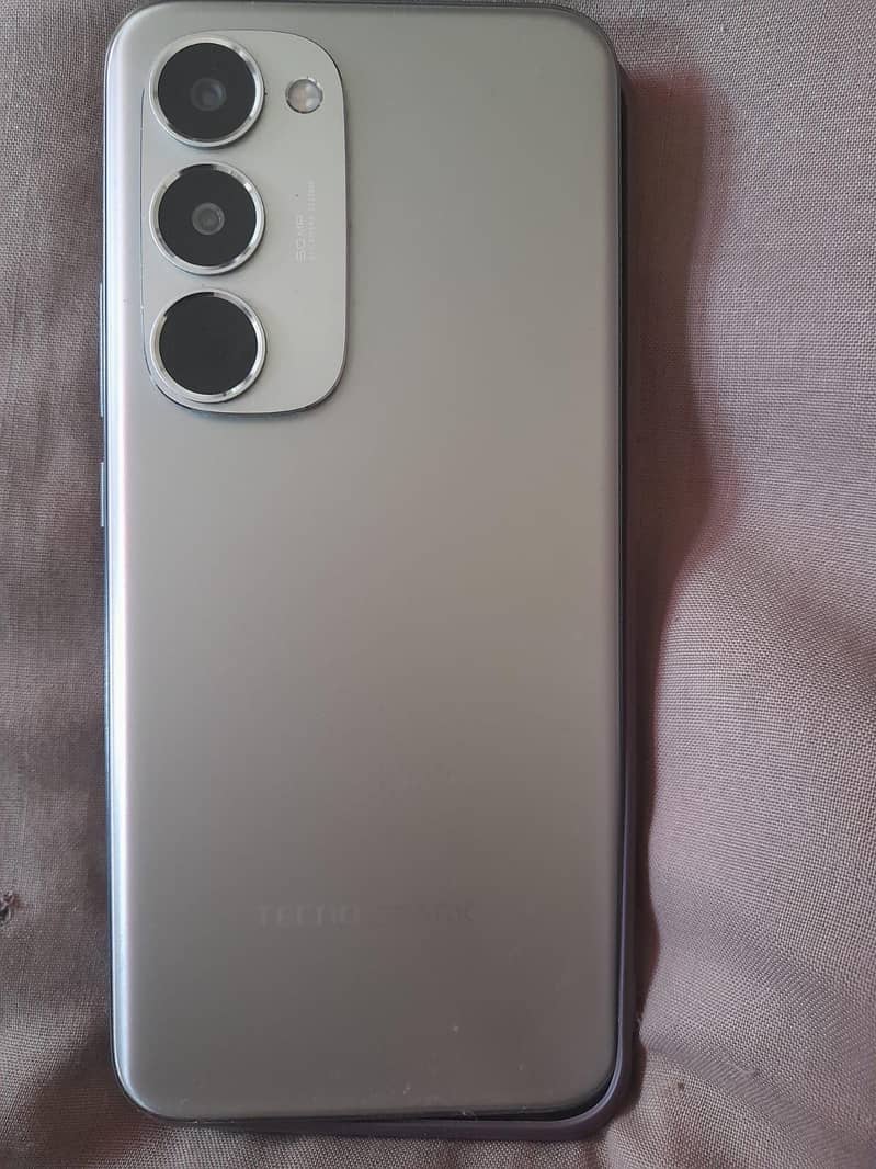 Tecno Spark 40 pro plus 0