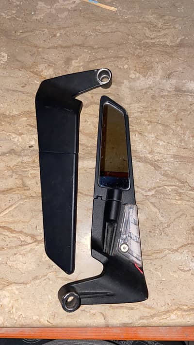 Wings mirror with indicator lights