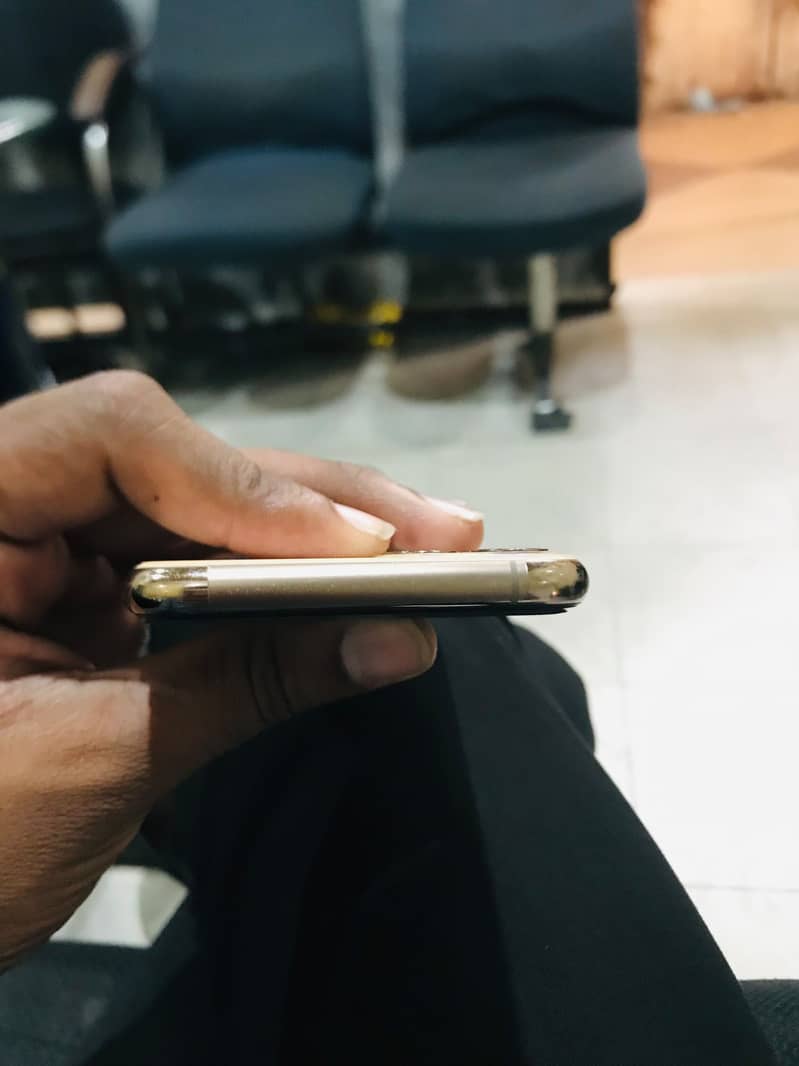 Apple iPhone 11 Pro 1