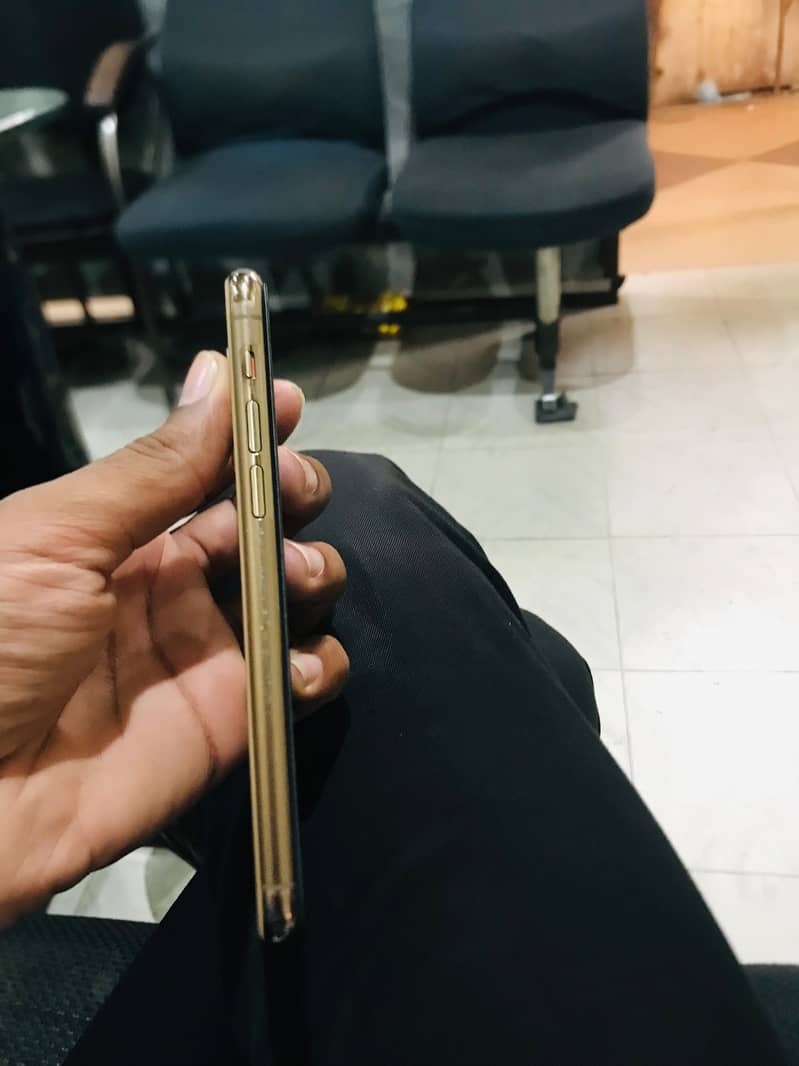 Apple iPhone 11 Pro 2