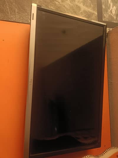 LCD (24 inch) TCL