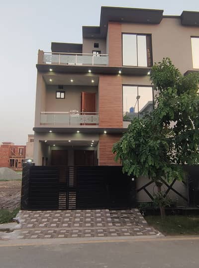 5 Marla Beautifully Designed Slightly Used House For Sale In Parkview City, Lahore