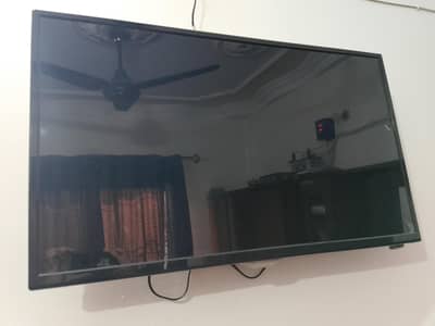 smart led tv_10/10 condition _original remote_urgent sale