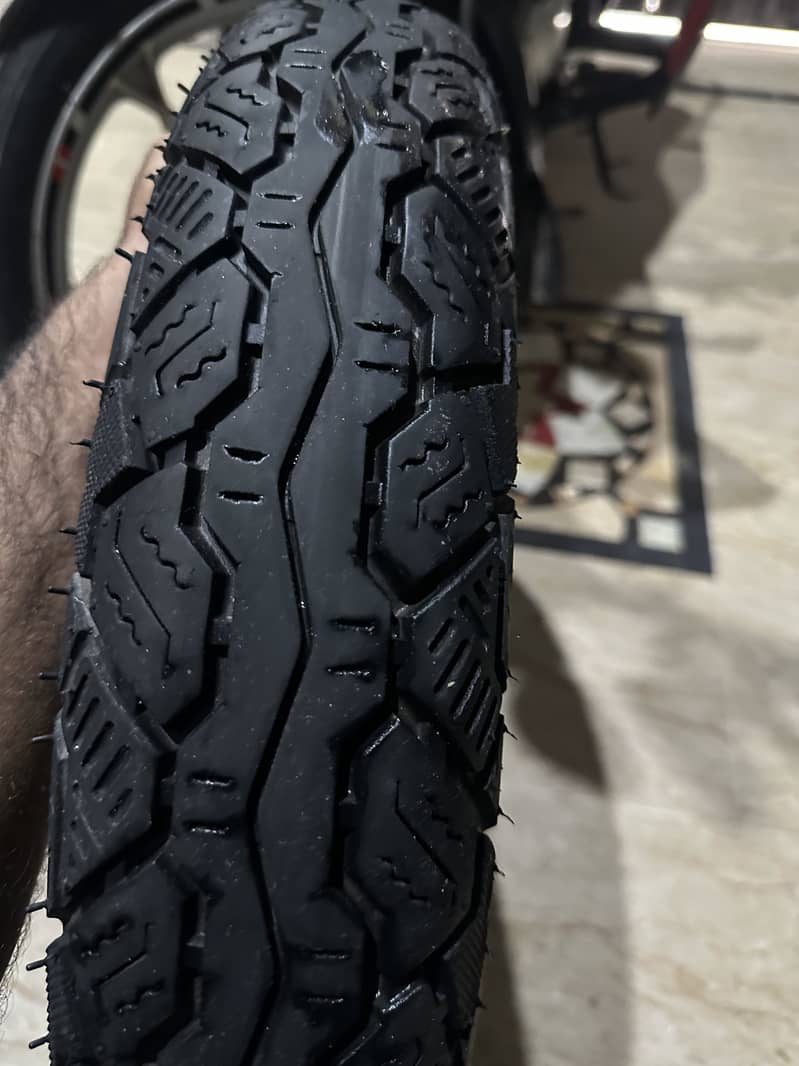 tyre 100/90/18 1