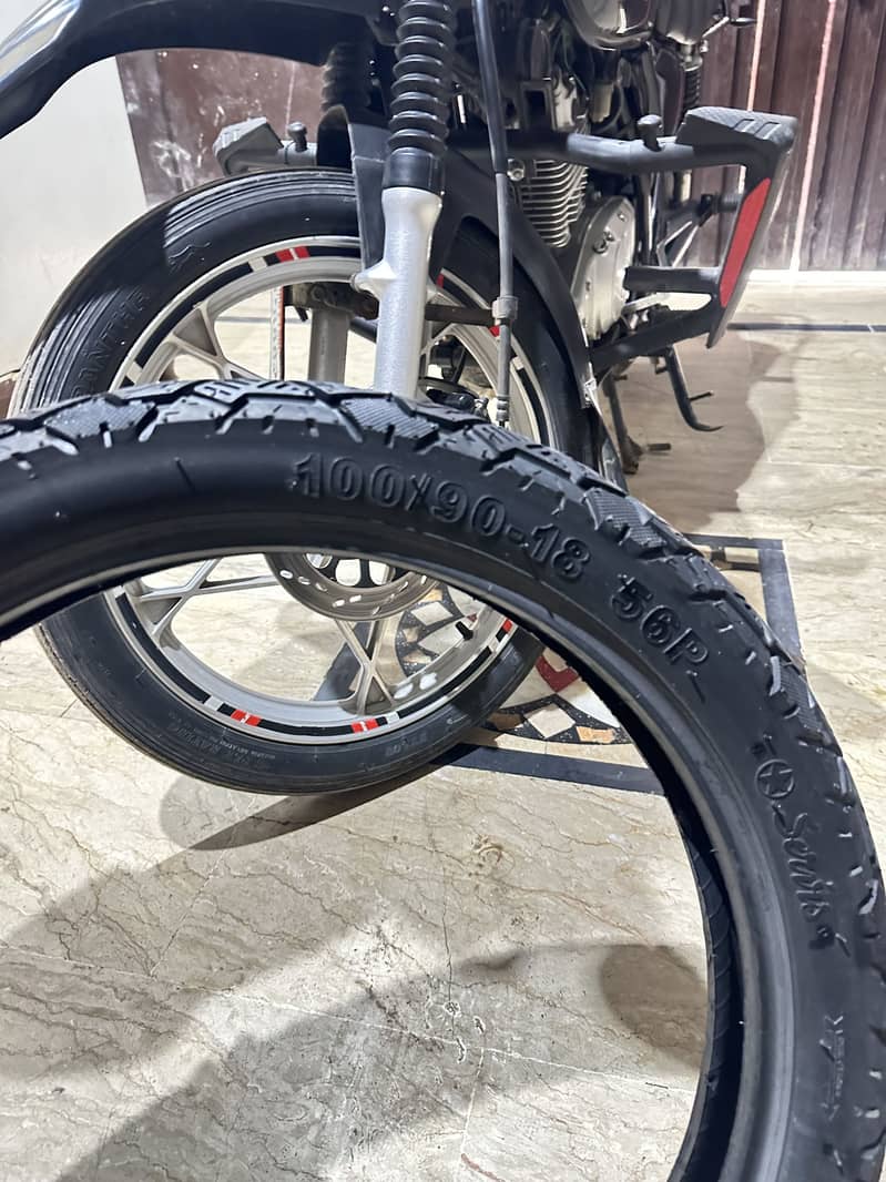 tyre 100/90/18 3