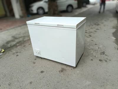 Caravell Deep freezer single door (0336/7070/370) fit cooling
