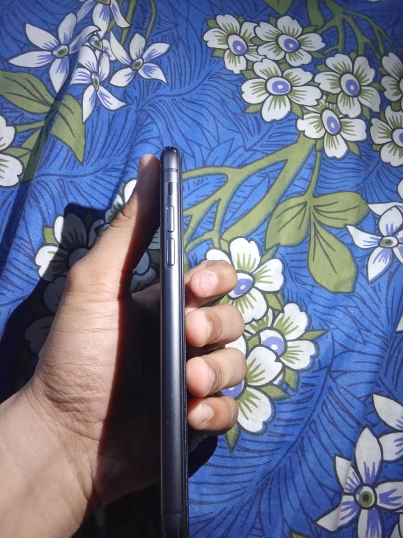 Apple iPhone 11 2