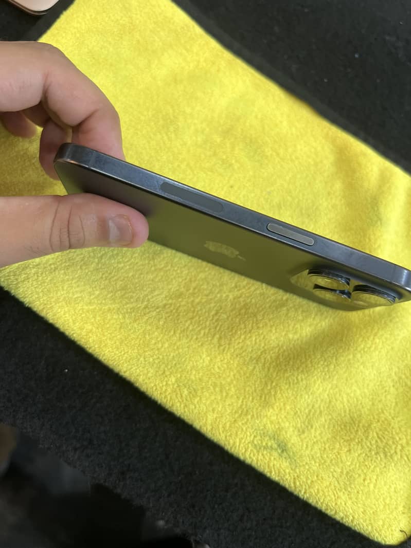 Apple iPhone 15 Pro 5