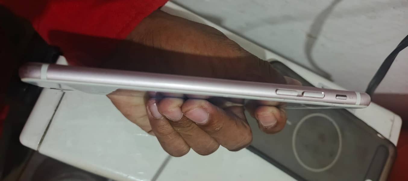Apple iPhone 6S Plus 3