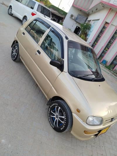 Daihatsu Cuore 2011