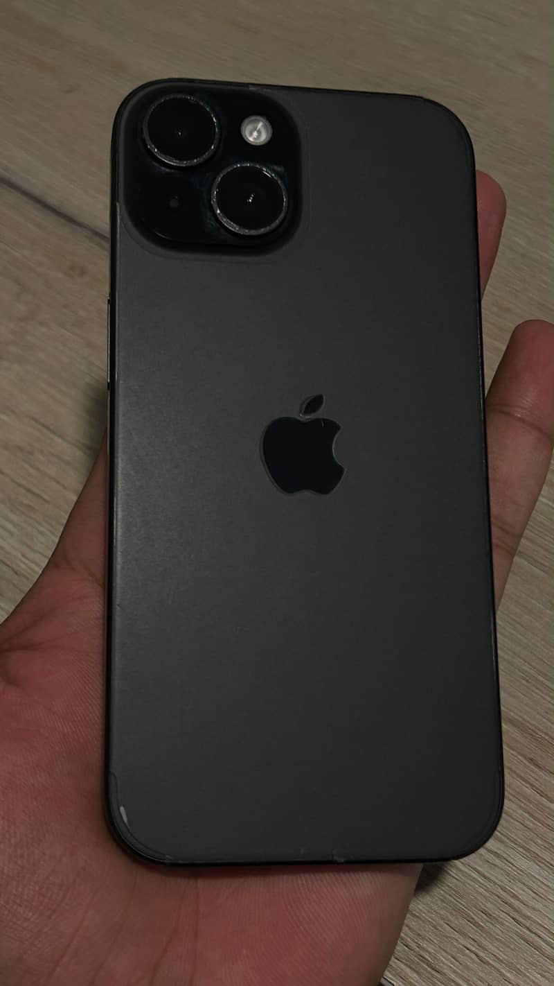 Apple iPhone 15 4