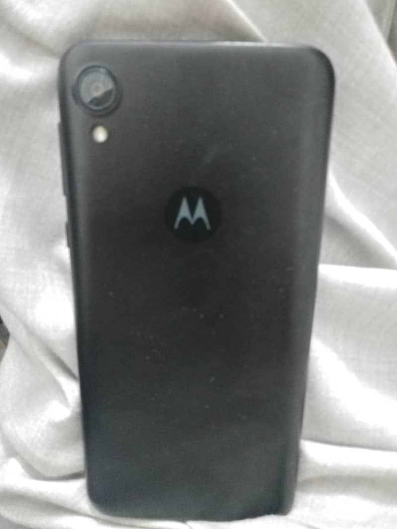 Motorola Moto E6 Plus 3