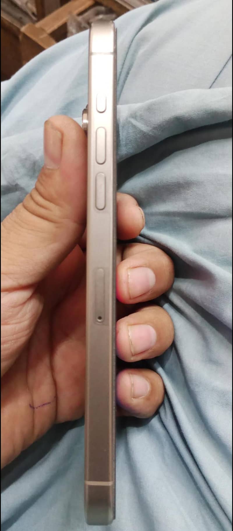 Apple iPhone 15 Pro Max 2