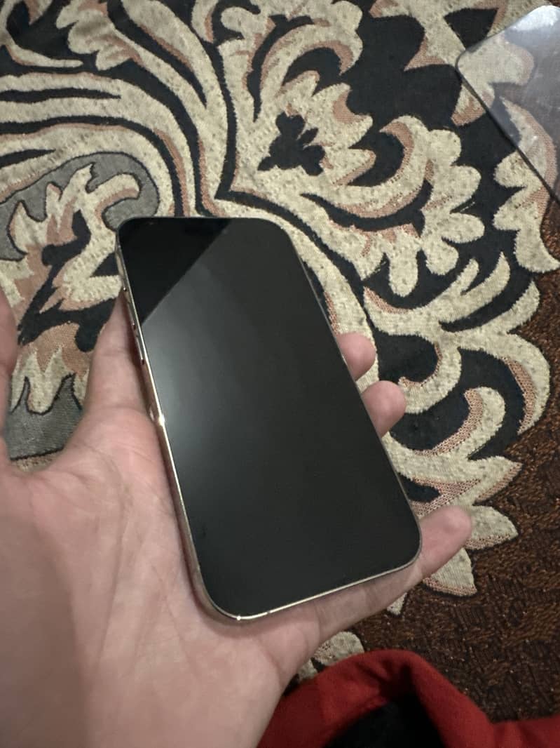 Apple iPhone 14 Pro 2