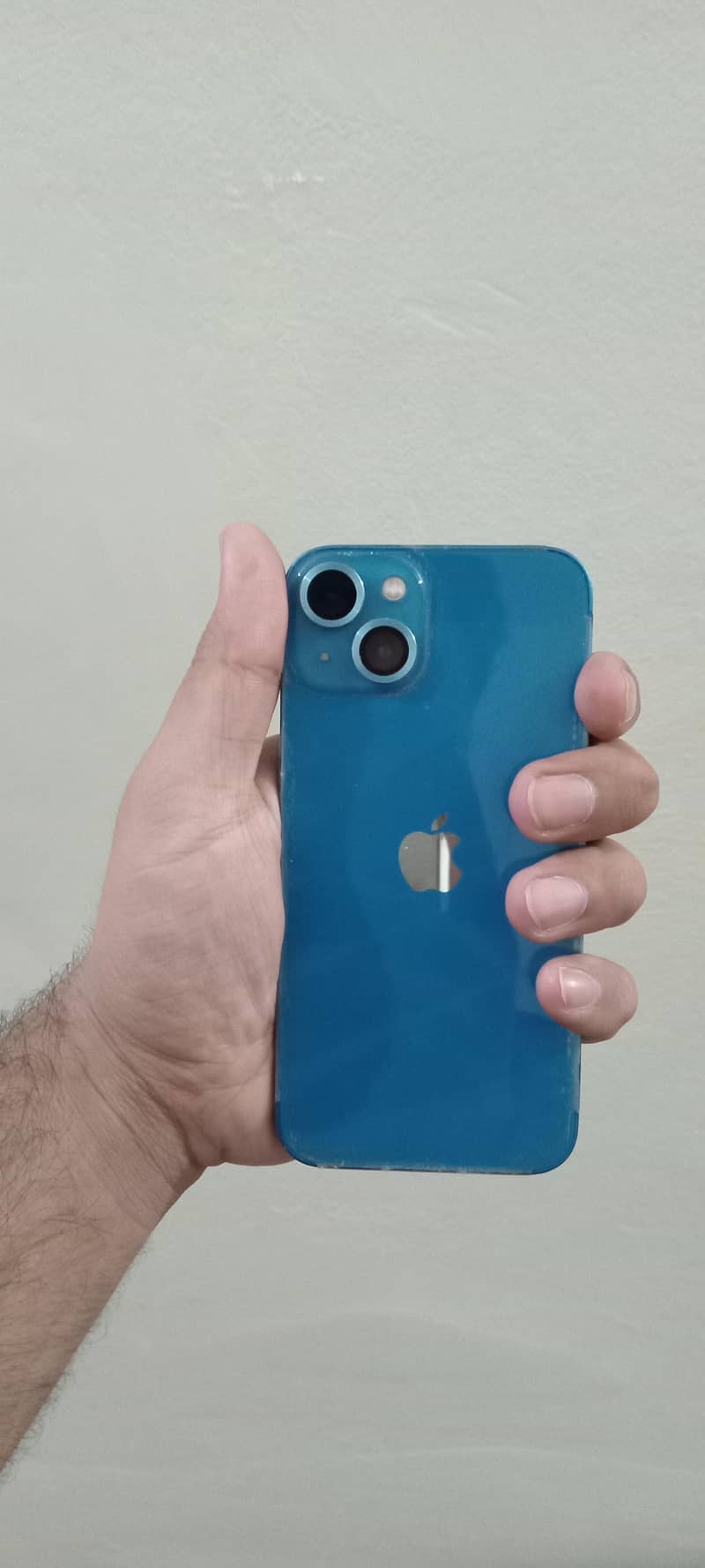 Apple iPhone 13 4