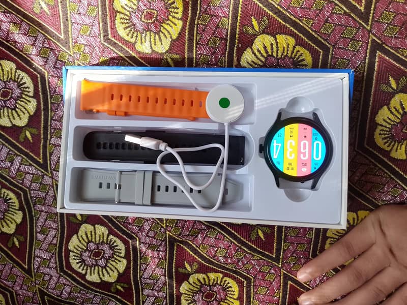 Digital watch 0