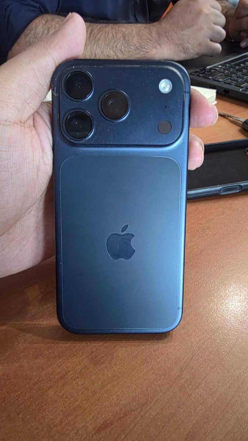Apple iPhone 17 Pro 0