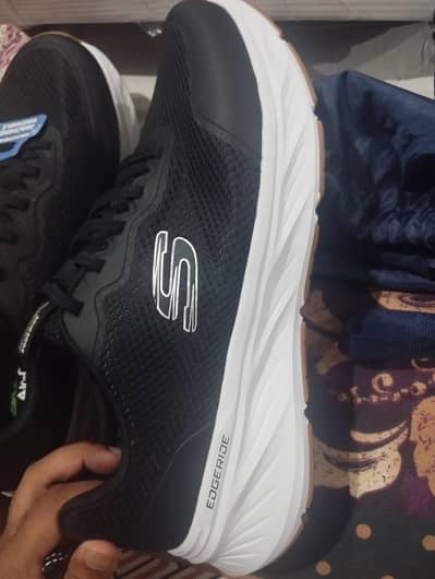 sketchers edge