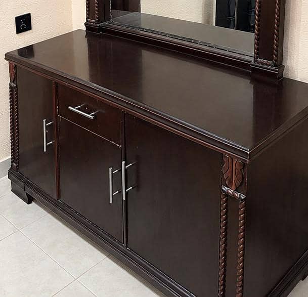 dressing table 1