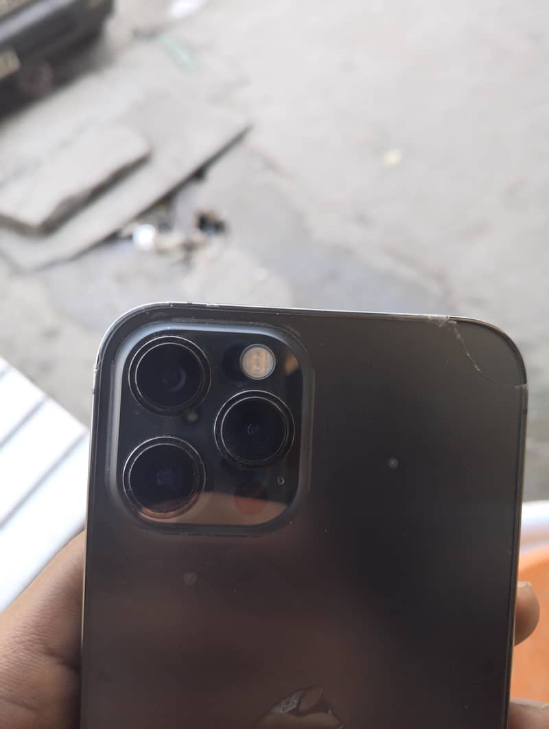 Apple iPhone 12 Pro Max 4