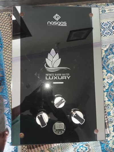 Instant gas Gyzer urgent for Sale